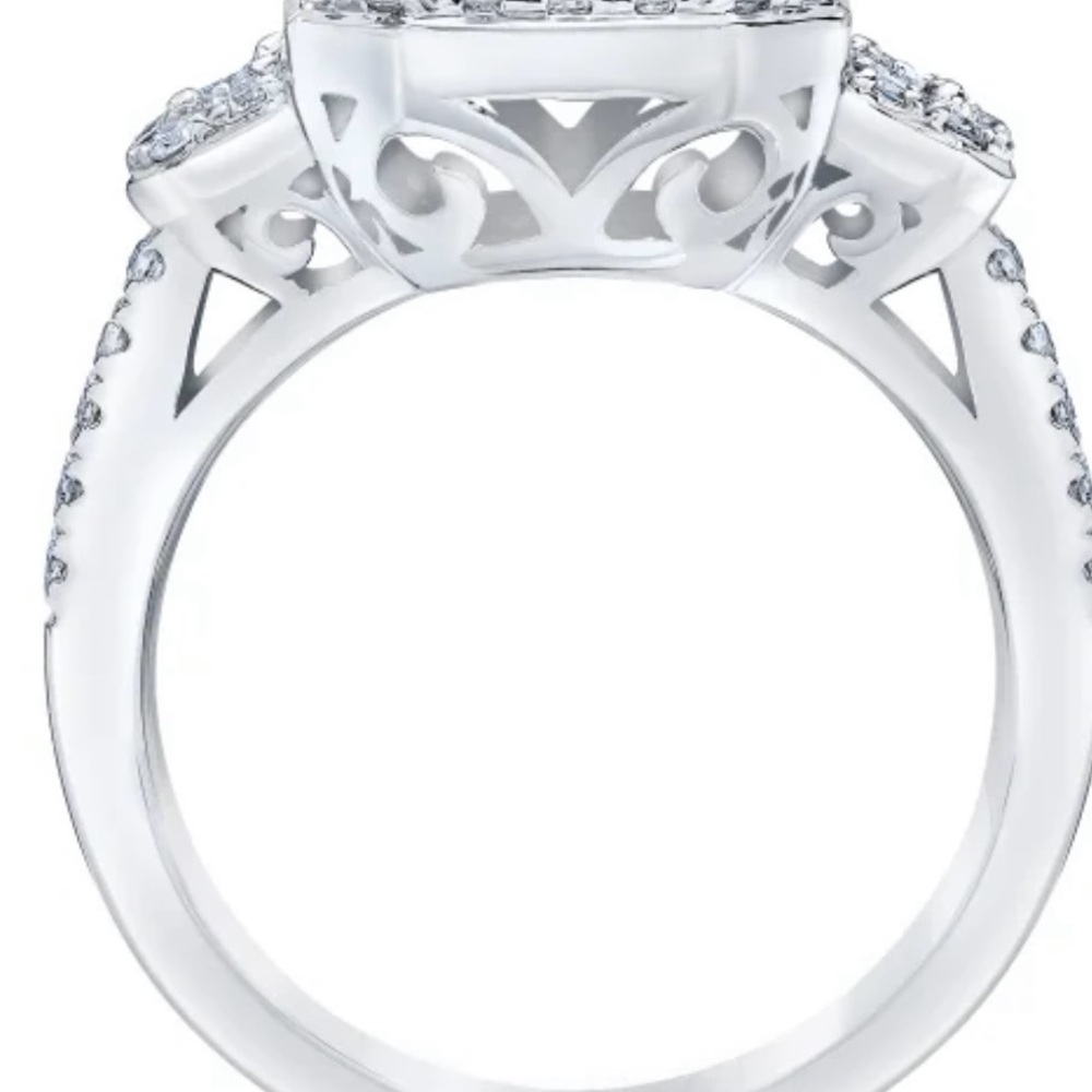 Diamond ring  1.46 ctw clarity VS-2 tha diamond color is 1 or better Emeral cut - Picture 9 of 13